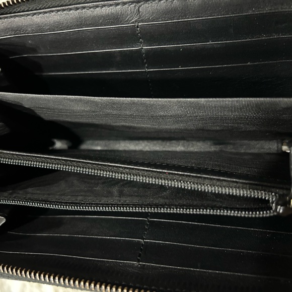 Gucci Authentic Black Calfskin Matelasse Leather Pearl Marmont Zip Around Wallet - Picture 11 of 11